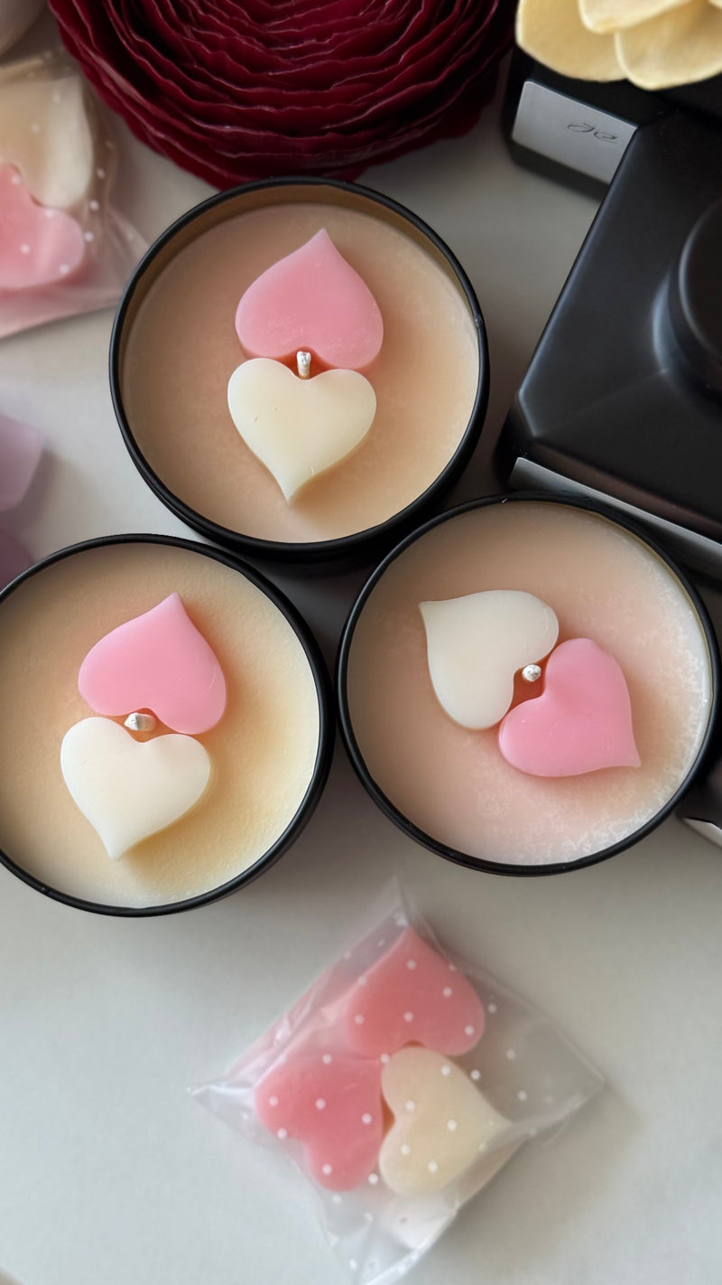 Luxury scented candle in matte black jar – heart wax topper