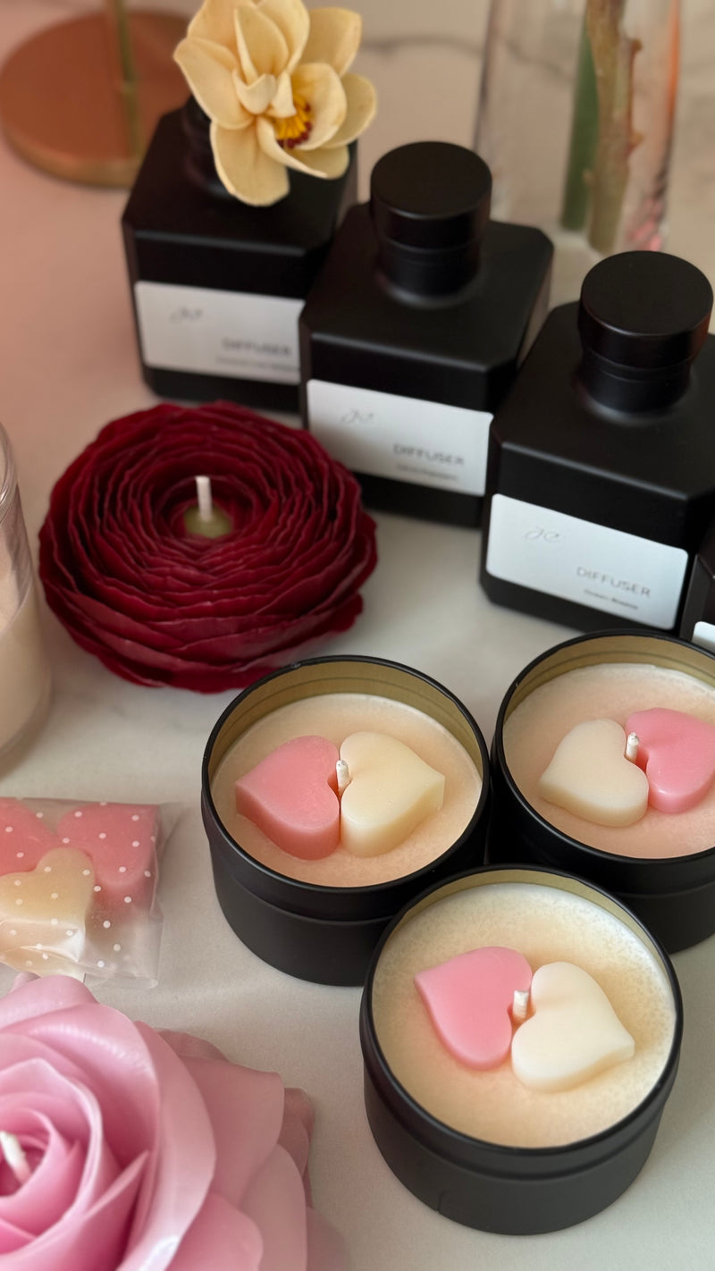 Luxury scented candle in matte black jar – heart wax topper
