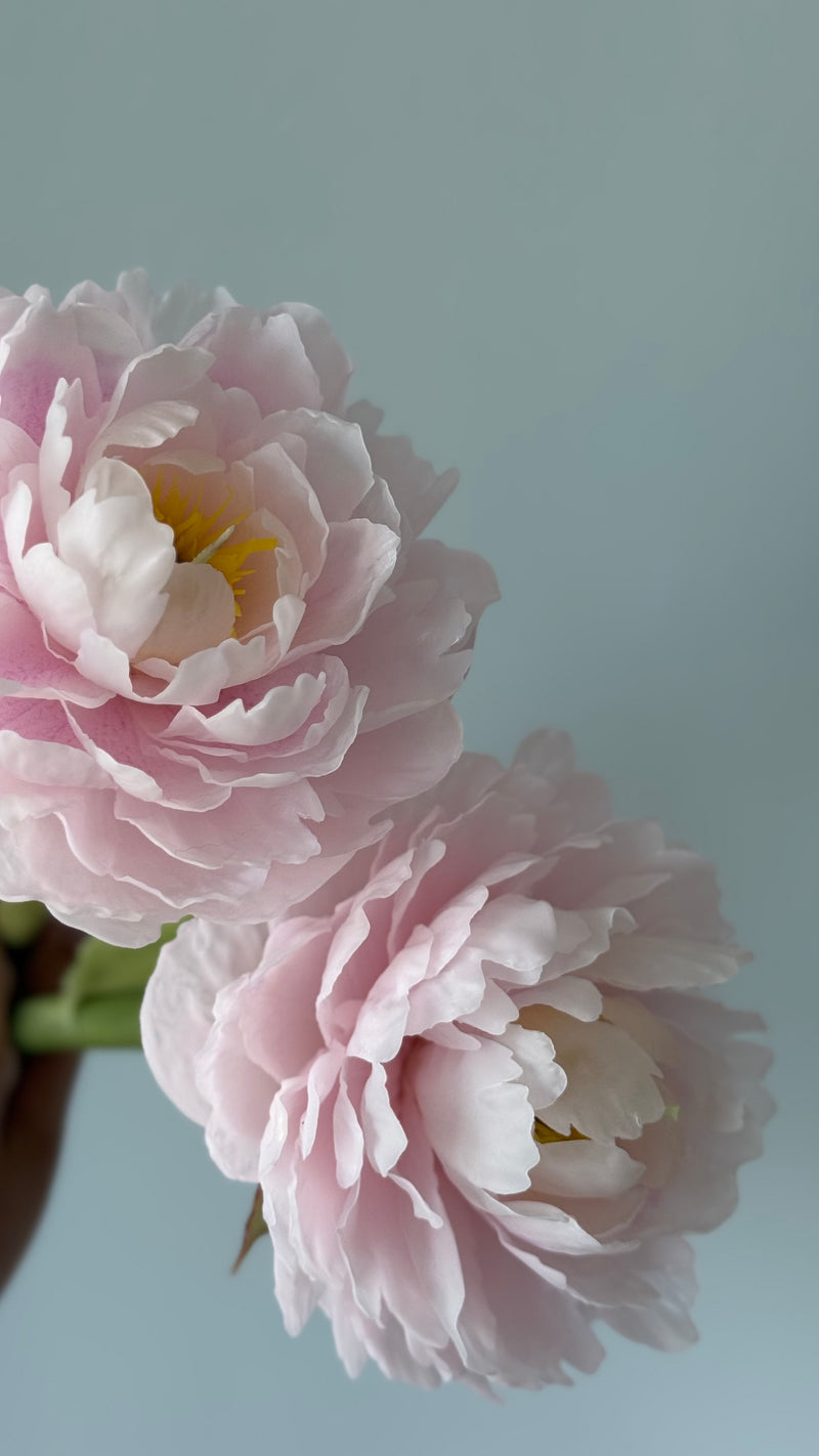 Peony candle on a stem, ligt pink