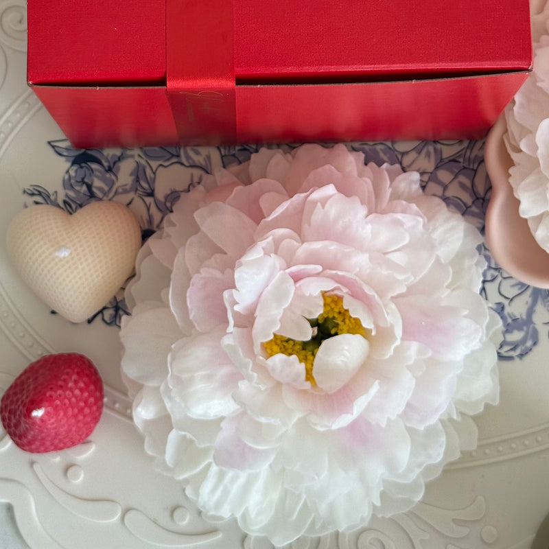 Peony flower candle - gift set for her: bridesmaid gift candle, bride candle gift, birthday gift, wedding, luxury mother day gift