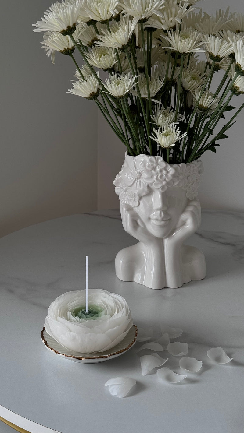 Flower candle RANUNCULUS / white pink