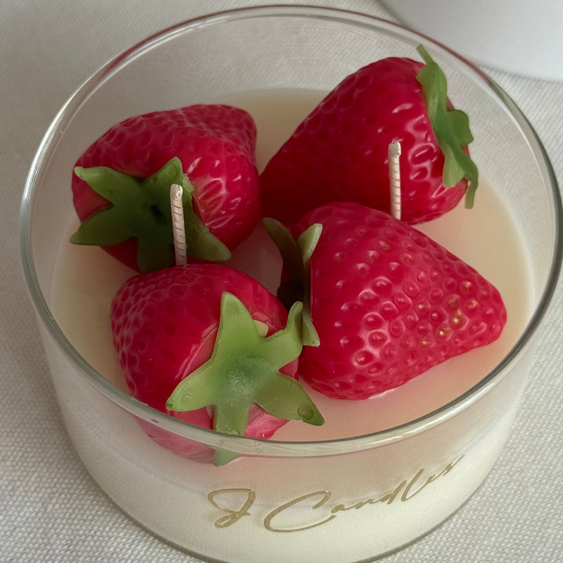 Strawberry dessert candle | handmade soy wax candle | summer gift | fruit | vegan candle