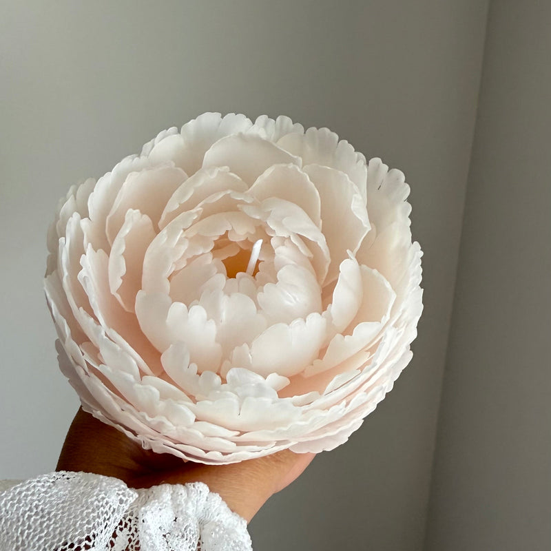 Artisan peony | flower candle