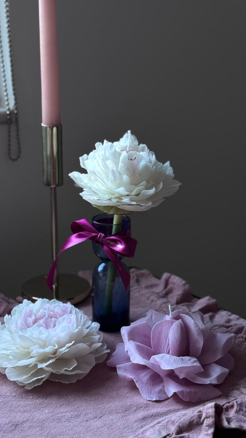 Gift set of 3 realistic flower candles (peonies & french rose)