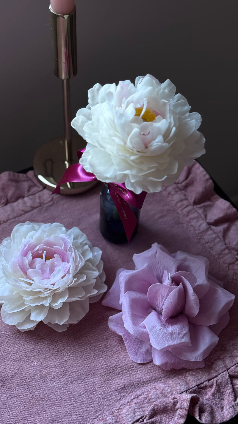 Gift set of 3 realistic flower candles (peonies & french rose)