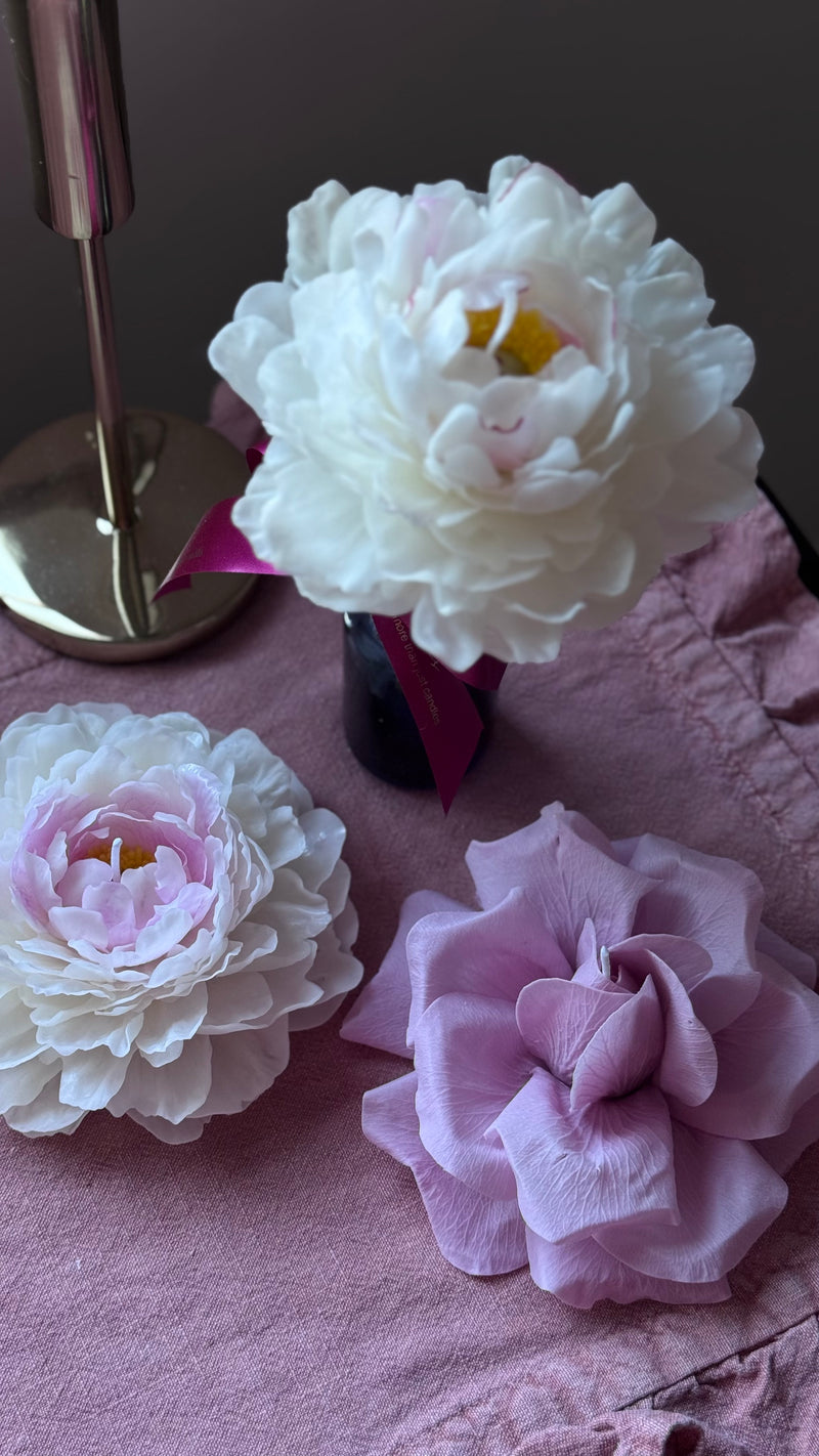 Gift set of 3 realistic flower candles (peonies & french rose)