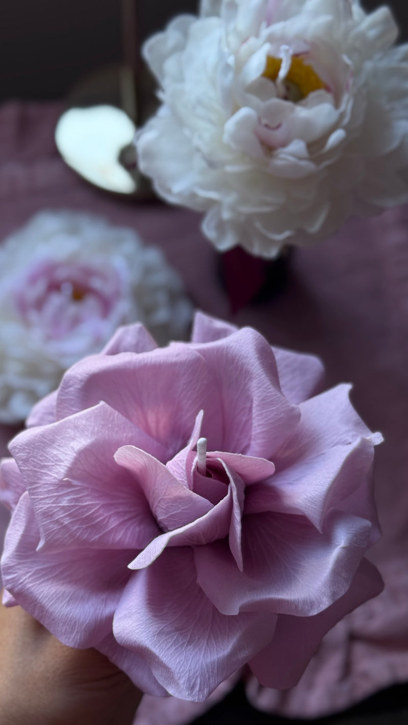 Gift set of 3 realistic flower candles (peonies & french rose)
