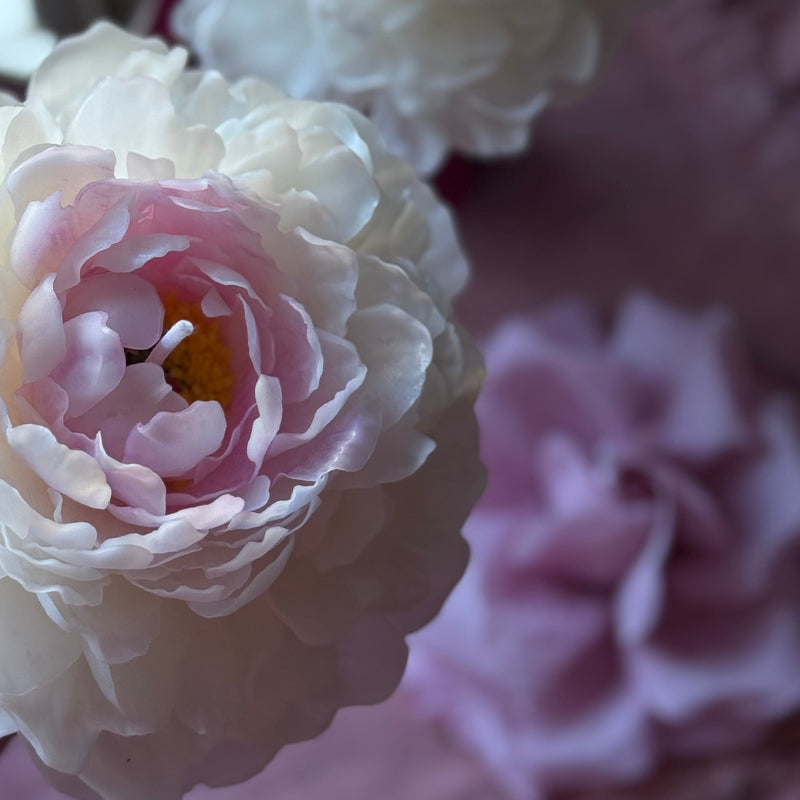 Gift set of 3 realistic flower candles (peonies & french rose)
