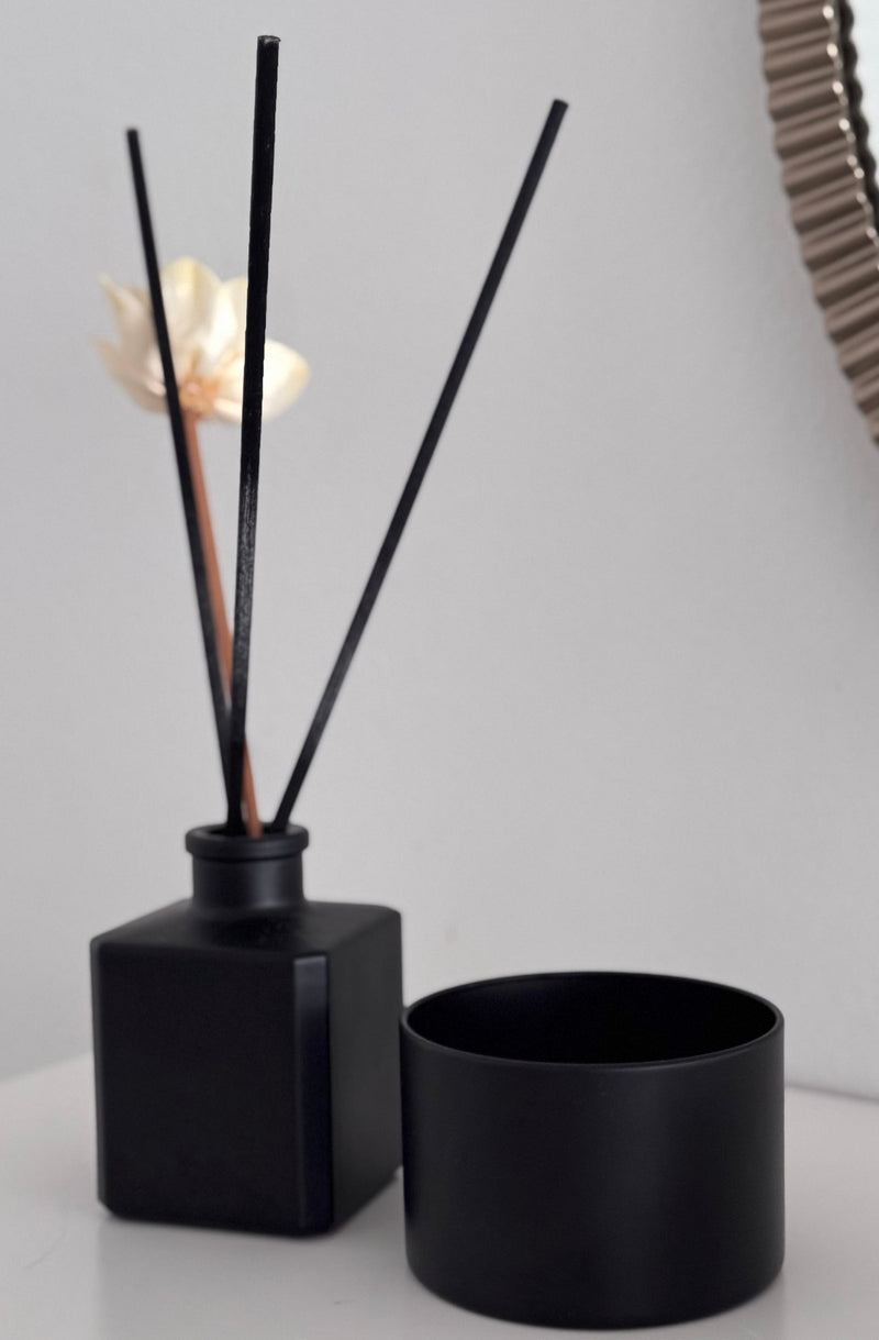 Aesthetic black tin candle & natural reed diffuser set, gift set