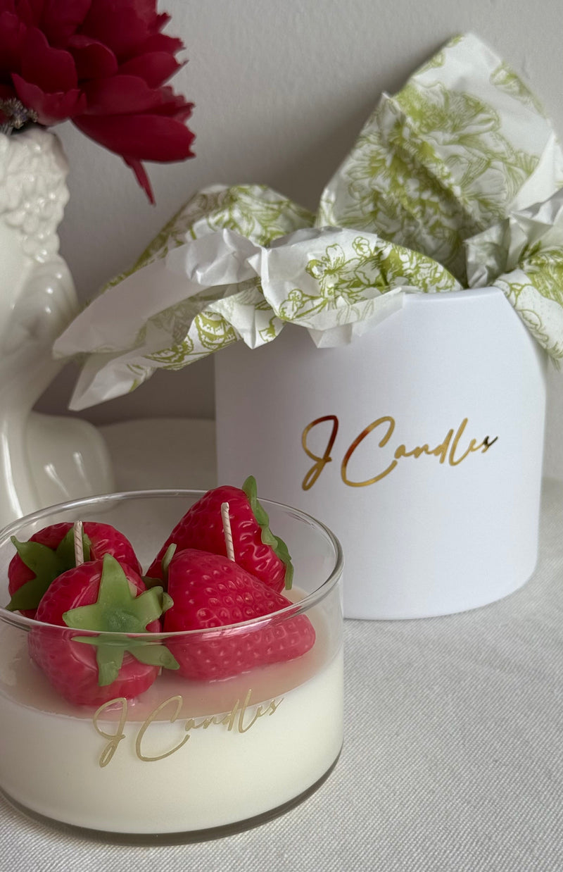 Strawberry dessert candle | handmade soy wax candle | summer gift | fruit | vegan candle